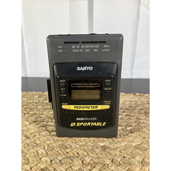 Sanyo Sortable SPT1000 Walkman Radio Cassette Screen Doesn’t Work No Back‎ Cover - Picture 1 of 7